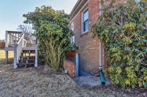 Tiny photo for 211 Robin Drive, Lynchburg, VA 24502 (MLS # 364178)