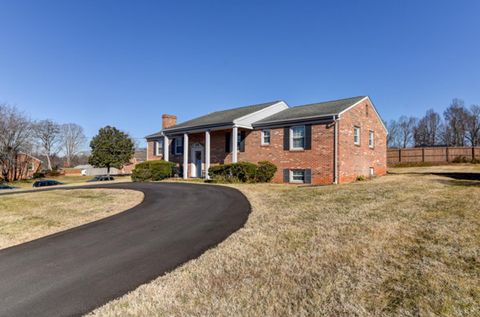 Tiny photo for 211 Robin Drive, Lynchburg, VA 24502 (MLS # 364178)