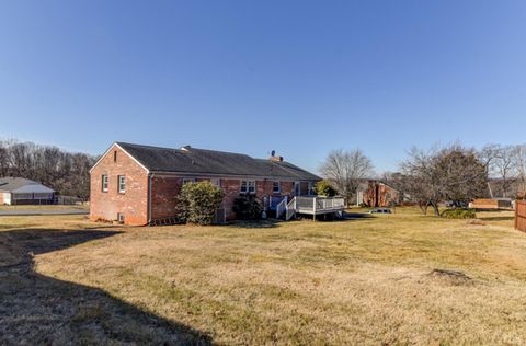 Tiny photo for 211 Robin Drive, Lynchburg, VA 24502 (MLS # 364178)