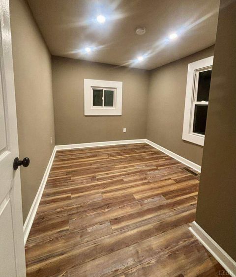 Tiny photo for 626 Florida Ave Ave, Lynchburg, VA 24551 (MLS # 362548)
