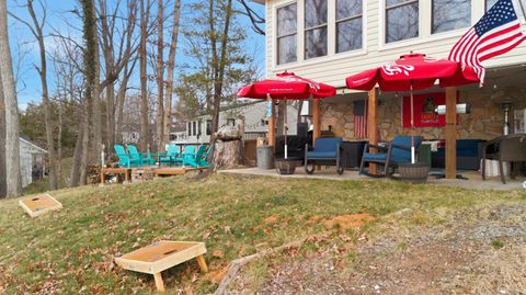 Tiny photo for 497 Long Island Drive, Moneta, VA 24121 (MLS # 364105)