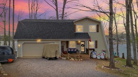 Tiny photo for 497 Long Island Drive, Moneta, VA 24121 (MLS # 364105)