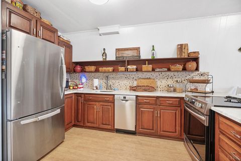 Tiny photo for 497 Long Island Drive, Moneta, VA 24121 (MLS # 364105)