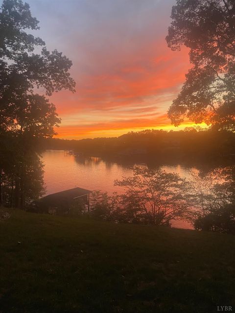 Tiny photo for 497 Long Island Drive, Moneta, VA 24121 (MLS # 364105)