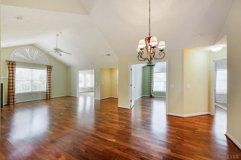 Tiny photo for 1118 Jefferson Way, Forest, VA 24551 (MLS # 366269)