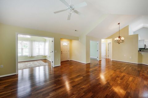 Tiny photo for 1118 Jefferson Way, Forest, VA 24551 (MLS # 366269)