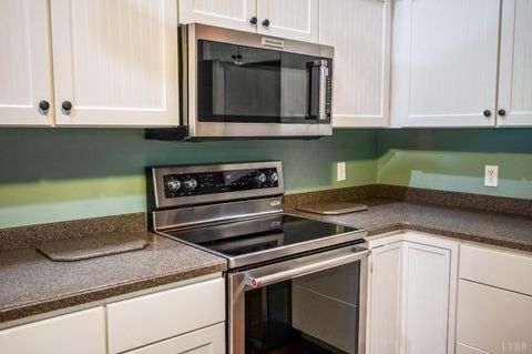 Tiny photo for 1118 Jefferson Way, Forest, VA 24551 (MLS # 366269)