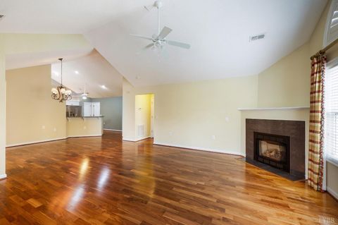 Tiny photo for 1118 Jefferson Way, Forest, VA 24551 (MLS # 366269)