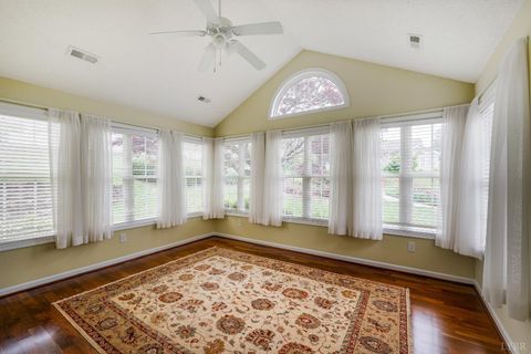 Tiny photo for 1118 Jefferson Way, Forest, VA 24551 (MLS # 366269)