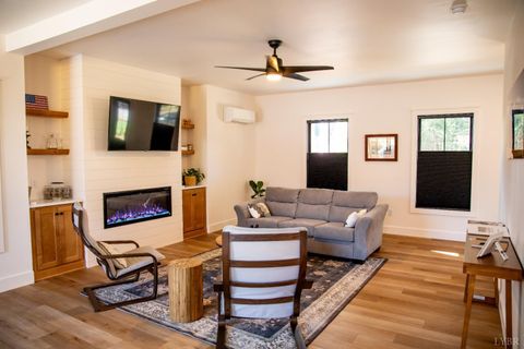 Tiny photo for 807 Grove Street, Bedford, VA 24523 (MLS # 363917)