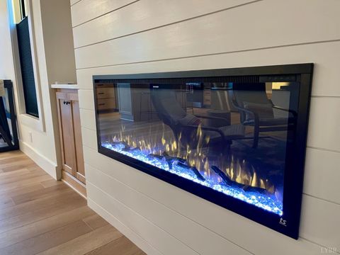 Tiny photo for 807 Grove Street, Bedford, VA 24523 (MLS # 363917)