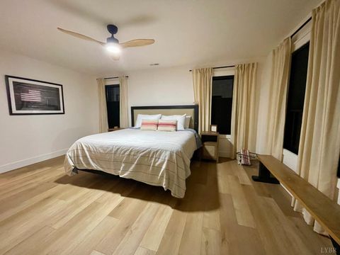 Tiny photo for 807 Grove Street, Bedford, VA 24523 (MLS # 363917)