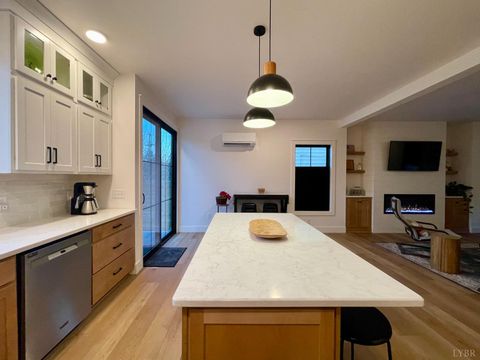 Tiny photo for 807 Grove Street, Bedford, VA 24523 (MLS # 363917)