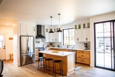 Tiny photo for 807 Grove Street, Bedford, VA 24523 (MLS # 363917)