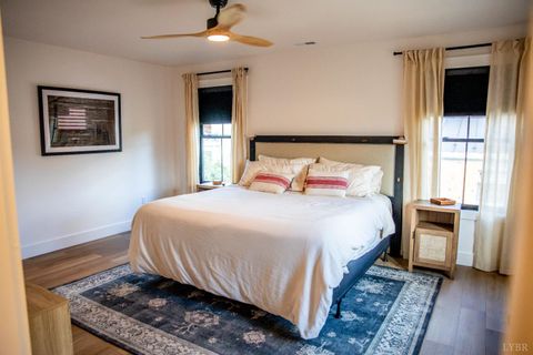 Tiny photo for 807 Grove Street, Bedford, VA 24523 (MLS # 363917)