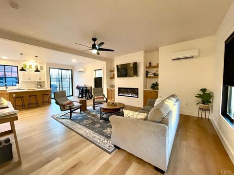 Tiny photo for 807 Grove Street, Bedford, VA 24523 (MLS # 363917)