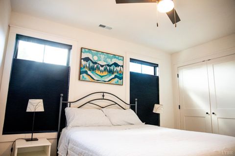 Tiny photo for 807 Grove Street, Bedford, VA 24523 (MLS # 363917)