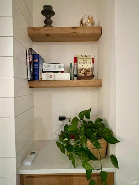 Tiny photo for 807 Grove Street, Bedford, VA 24523 (MLS # 363917)