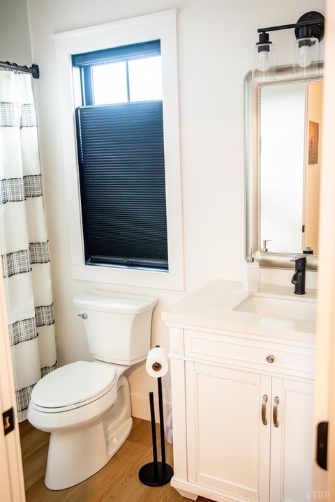 Tiny photo for 807 Grove Street, Bedford, VA 24523 (MLS # 363917)