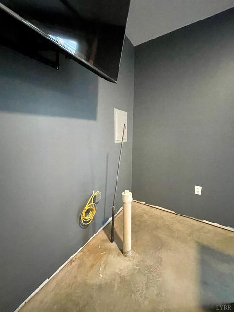 Tiny photo for 807 Grove Street, Bedford, VA 24523 (MLS # 363917)