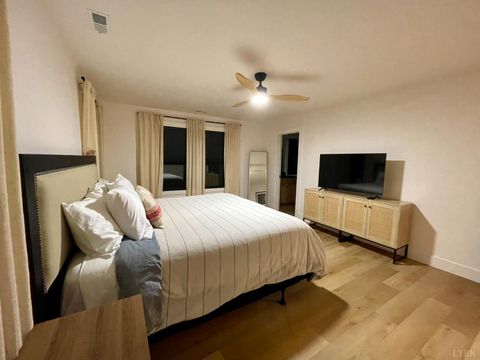 Tiny photo for 807 Grove Street, Bedford, VA 24523 (MLS # 363917)