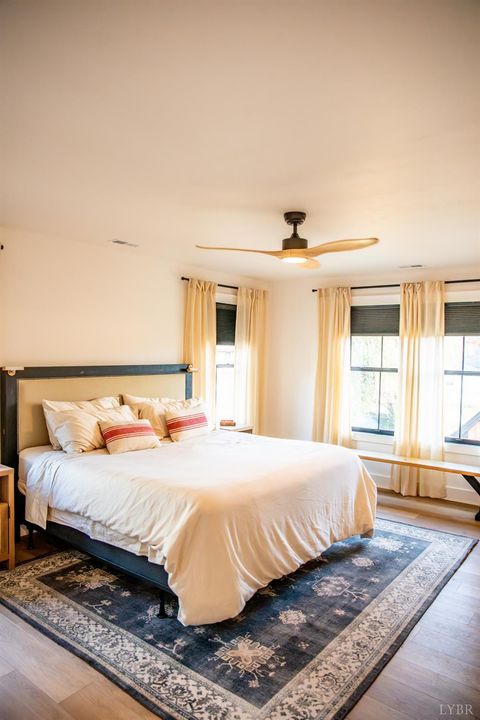 Tiny photo for 807 Grove Street, Bedford, VA 24523 (MLS # 363917)