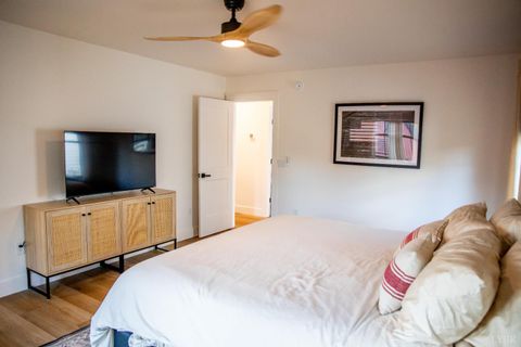 Tiny photo for 807 Grove Street, Bedford, VA 24523 (MLS # 363917)