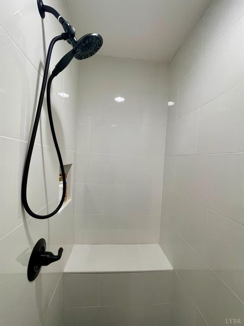 Tiny photo for 807 Grove Street, Bedford, VA 24523 (MLS # 363917)