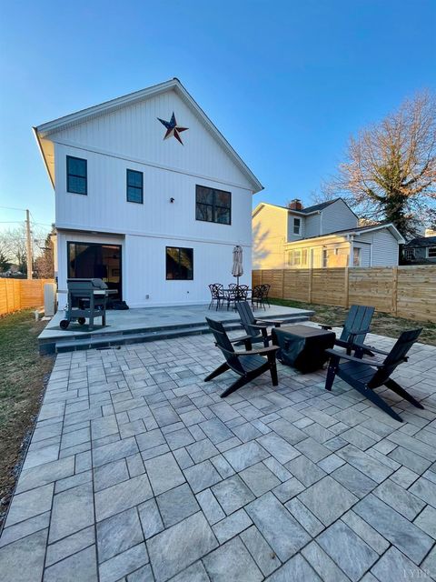 Tiny photo for 807 Grove Street, Bedford, VA 24523 (MLS # 363917)