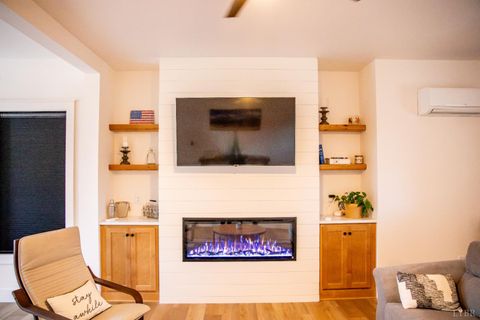 Tiny photo for 807 Grove Street, Bedford, VA 24523 (MLS # 363917)