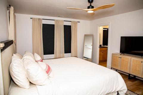 Tiny photo for 807 Grove Street, Bedford, VA 24523 (MLS # 363917)