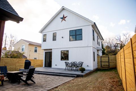 Tiny photo for 807 Grove Street, Bedford, VA 24523 (MLS # 363917)