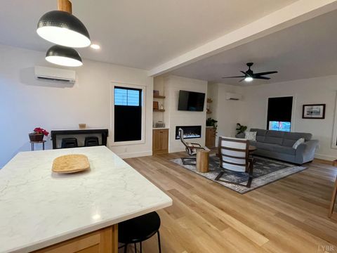 Tiny photo for 807 Grove Street, Bedford, VA 24523 (MLS # 363917)