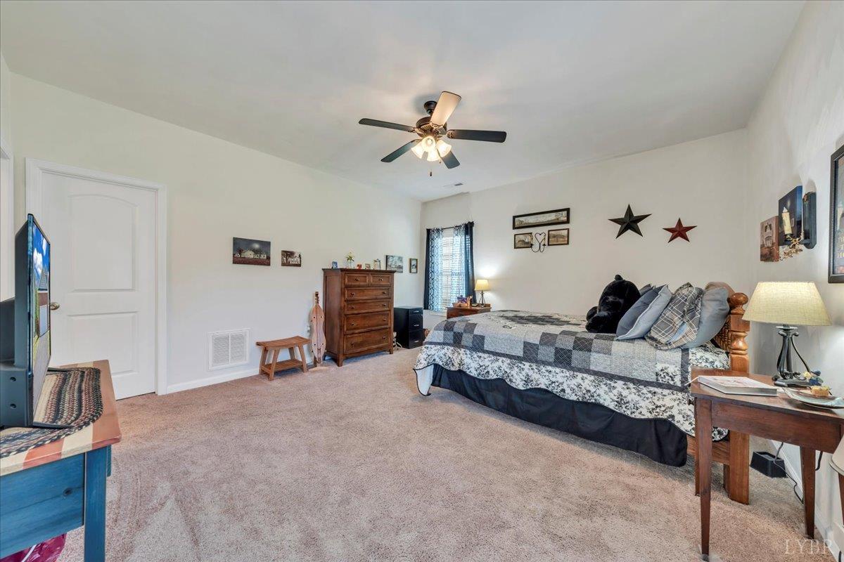 8355 Leighburn Drive, Roanoke, Virginia image 17
