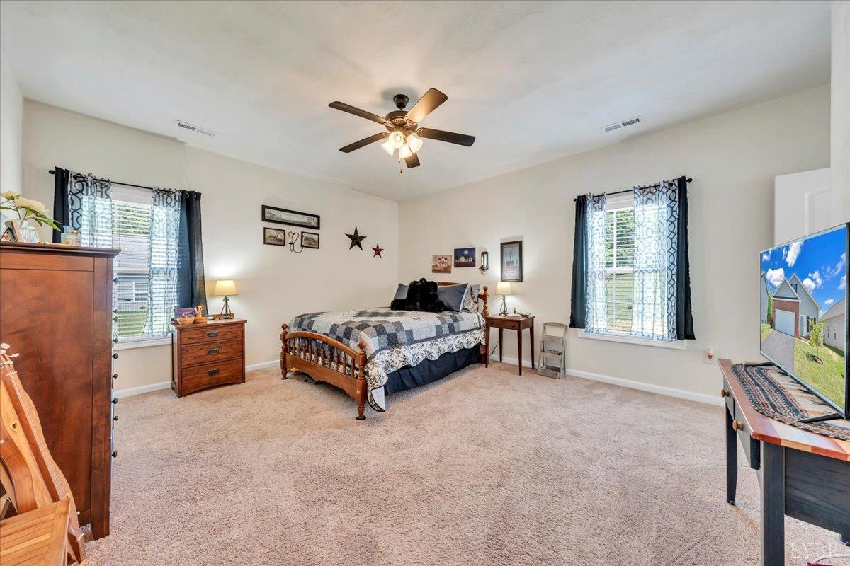 8355 Leighburn Drive, Roanoke, Virginia image 18