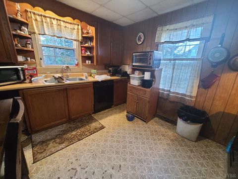 Tiny photo for 3300 Powhatan Street, Lynchburg, VA 24501 (MLS # 363299)