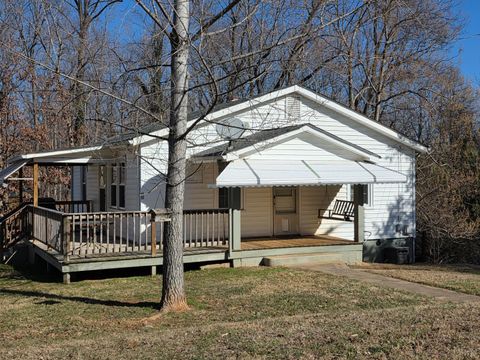 Tiny photo for 3300 Powhatan Street, Lynchburg, VA 24501 (MLS # 363299)