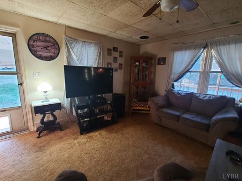 Tiny photo for 3300 Powhatan Street, Lynchburg, VA 24501 (MLS # 363299)