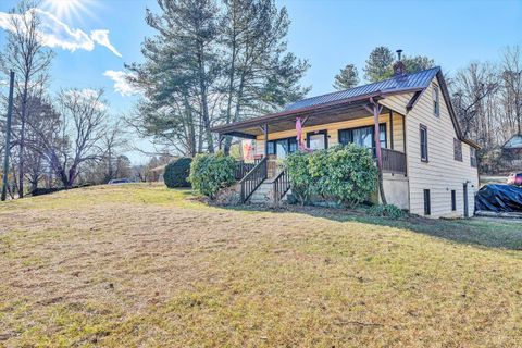 Tiny photo for 11548 Lee Jackson Highway, Big Island, VA 24526 (MLS # 364425)