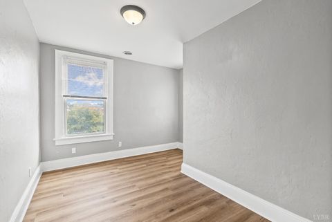 Tiny photo for 1900 Park Avenue, Lynchburg, VA 24501 (MLS # 364026)