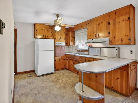 Tiny photo for 3191 Wards Road, Altavista, VA 24517 (MLS # 366127)