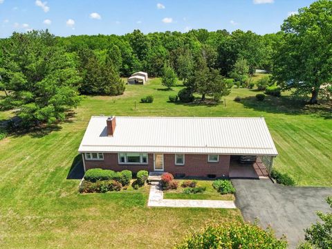 Photo of 3191 Wards Road, Altavista, VA 24517 (MLS # 366127)