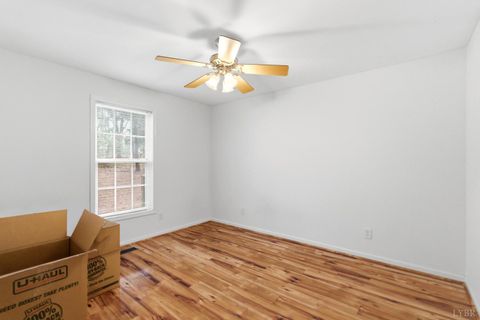 Tiny photo for 10406 Richmond Highway, Lynchburg, VA 24504 (MLS # 364904)