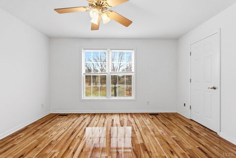 Tiny photo for 10406 Richmond Highway, Lynchburg, VA 24504 (MLS # 364904)