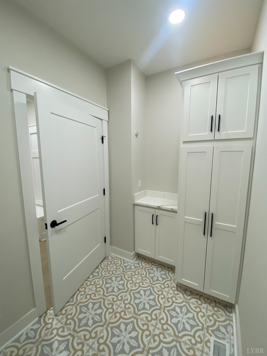 Forest, Virginia 24551, United States, 5 Bedrooms Bedrooms, ,5 BathroomsBathrooms,Residential,Active,93094