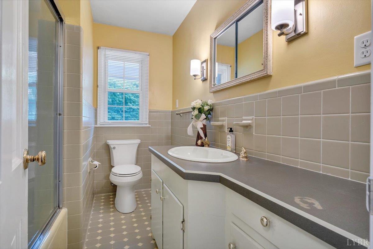 Lynchburg, Virginia 24502, United States, 4 Bedrooms Bedrooms, ,3 BathroomsBathrooms,Residential,Active,154480