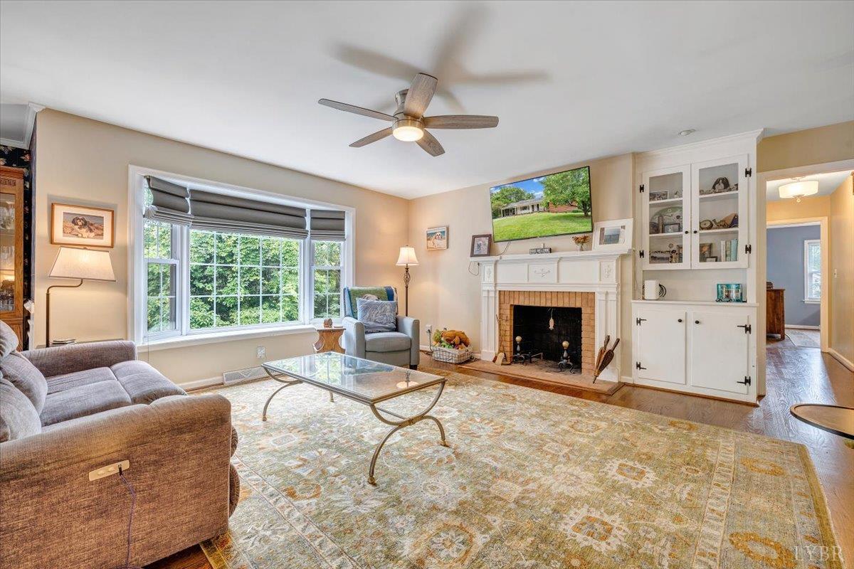 Lynchburg, Virginia 24502, United States, 4 Bedrooms Bedrooms, ,3 BathroomsBathrooms,Residential,Active,154480