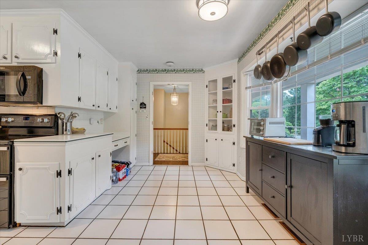 Lynchburg, Virginia 24502, United States, 4 Bedrooms Bedrooms, ,3 BathroomsBathrooms,Residential,Active,154480