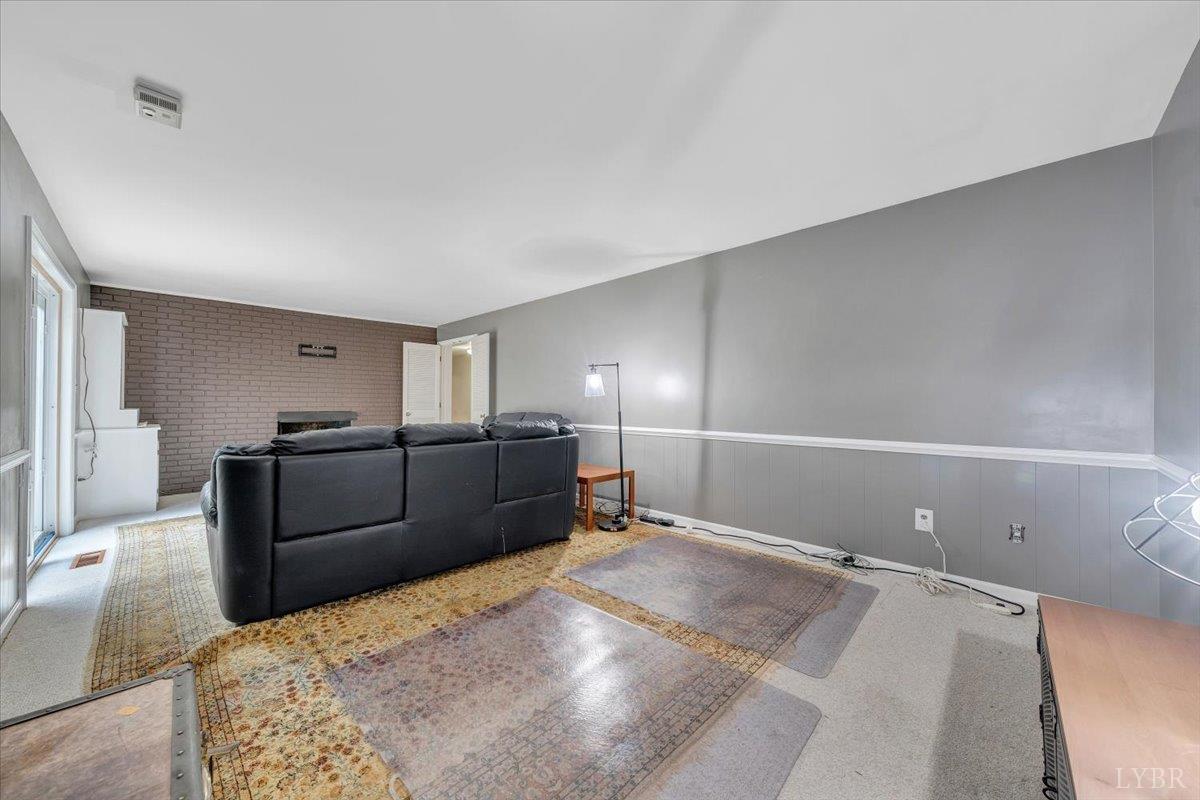 Lynchburg, Virginia 24502, United States, 4 Bedrooms Bedrooms, ,3 BathroomsBathrooms,Residential,Active,154480