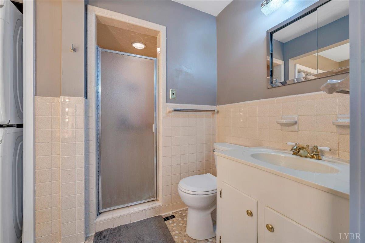 Lynchburg, Virginia 24502, United States, 4 Bedrooms Bedrooms, ,3 BathroomsBathrooms,Residential,Active,154480